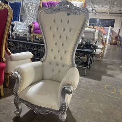 Throne chair