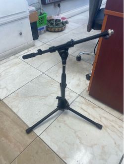 Mic stand for instruments