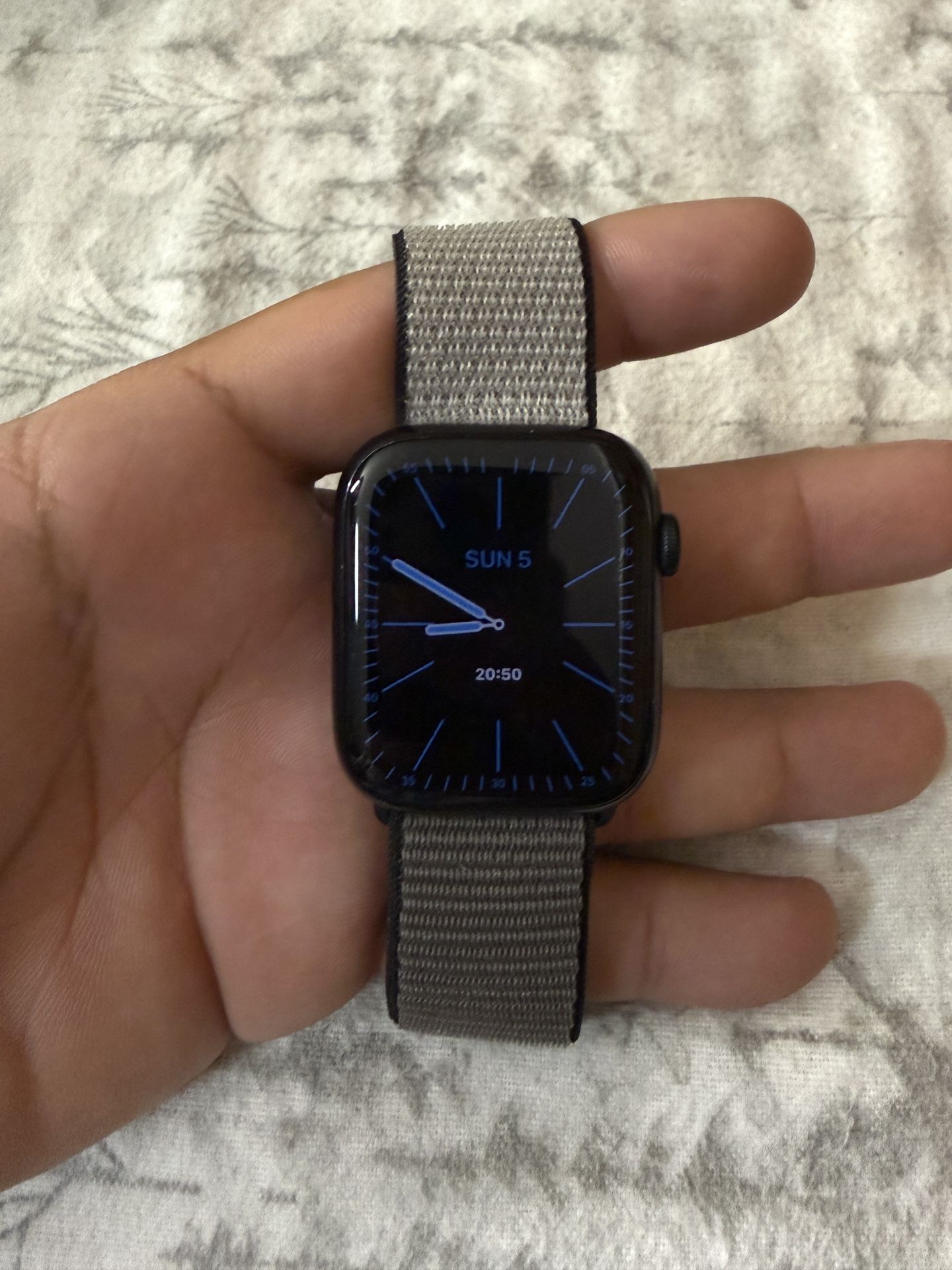 Apple Watch Series 7 45mm Cellular
