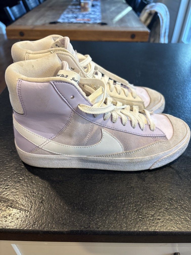 Nike blazer mid purple size 6 youth shoes