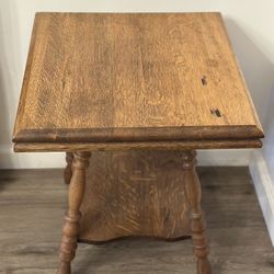 Antique Victorian Spool & Ribbon Oak Parlor Table — Gorgeous Quarter Sawn Oak Grain
