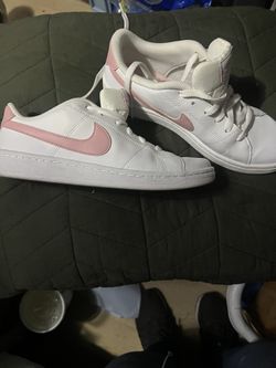 Woman’s Nike Size 9.5