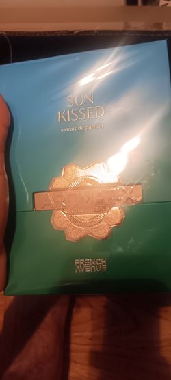 Colognes and perfumes for men and women