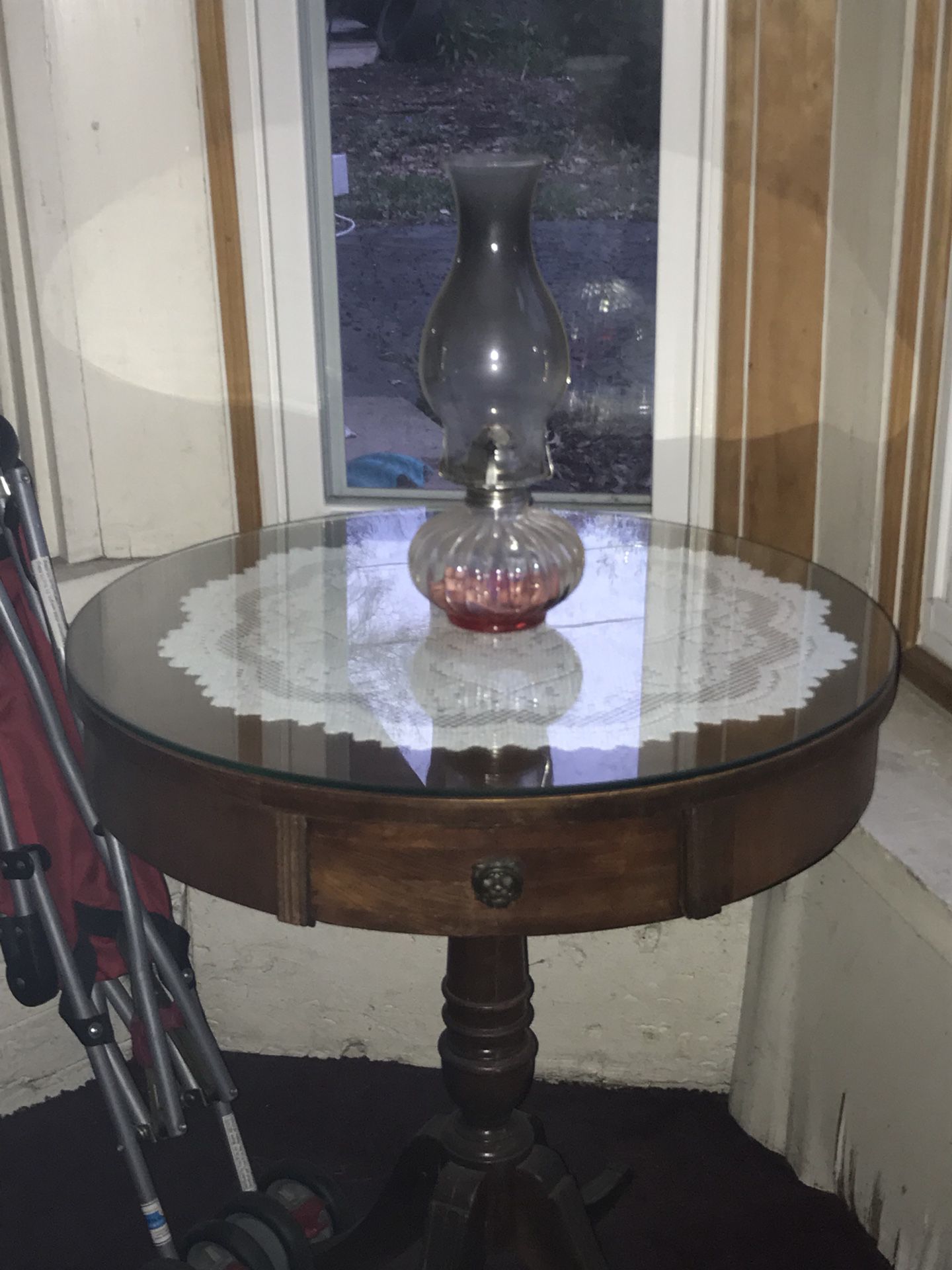 Round antique drum table