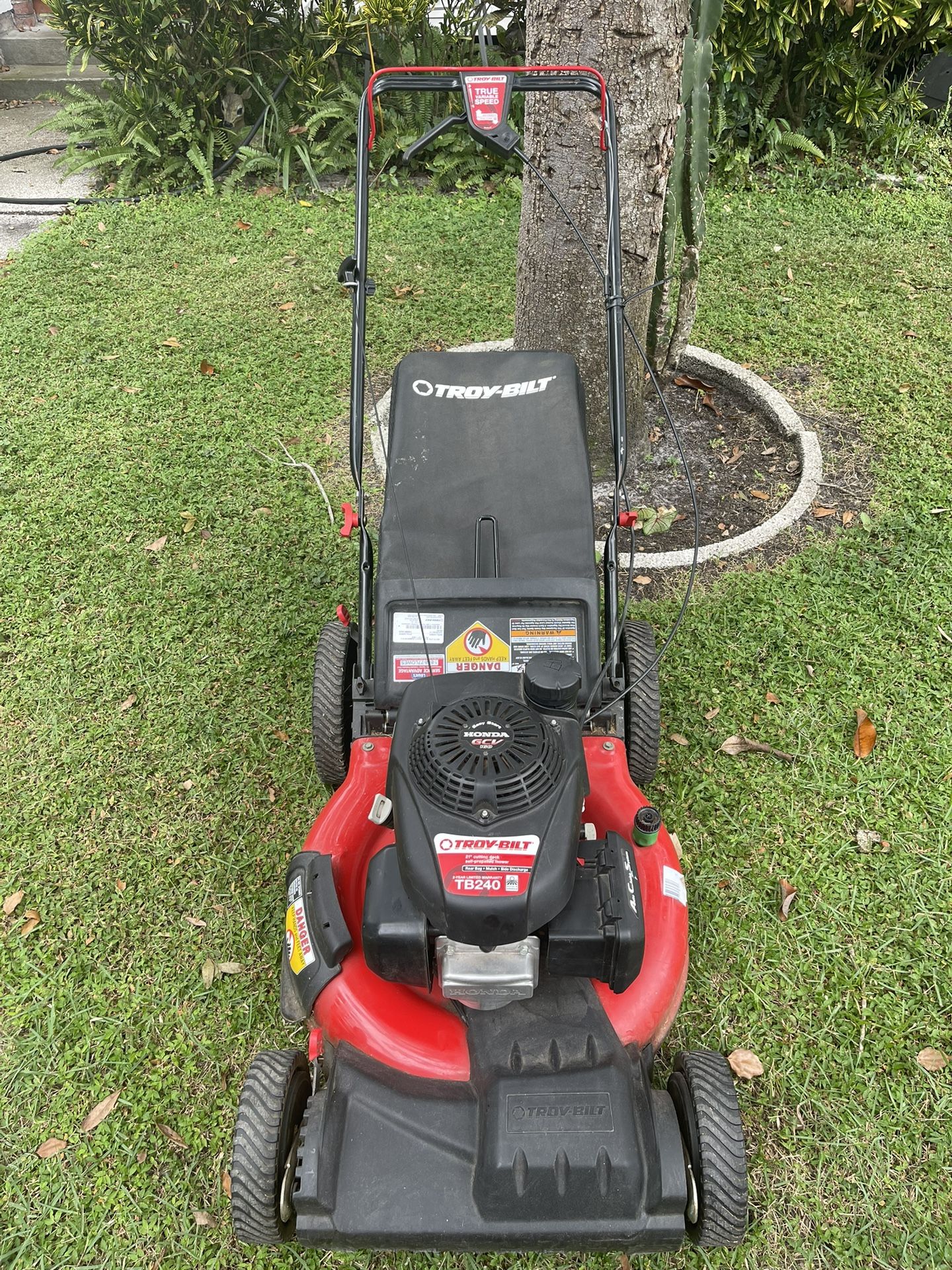 Self Propelled High Wheel Lawn Mower LBSN Troy-Bilt 21” Cut With A Honda Engine 