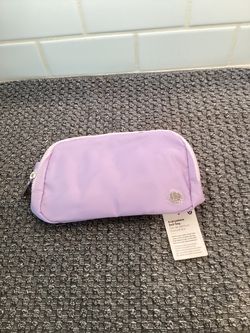 Lululemon Everywhere Belt Bag Lilac