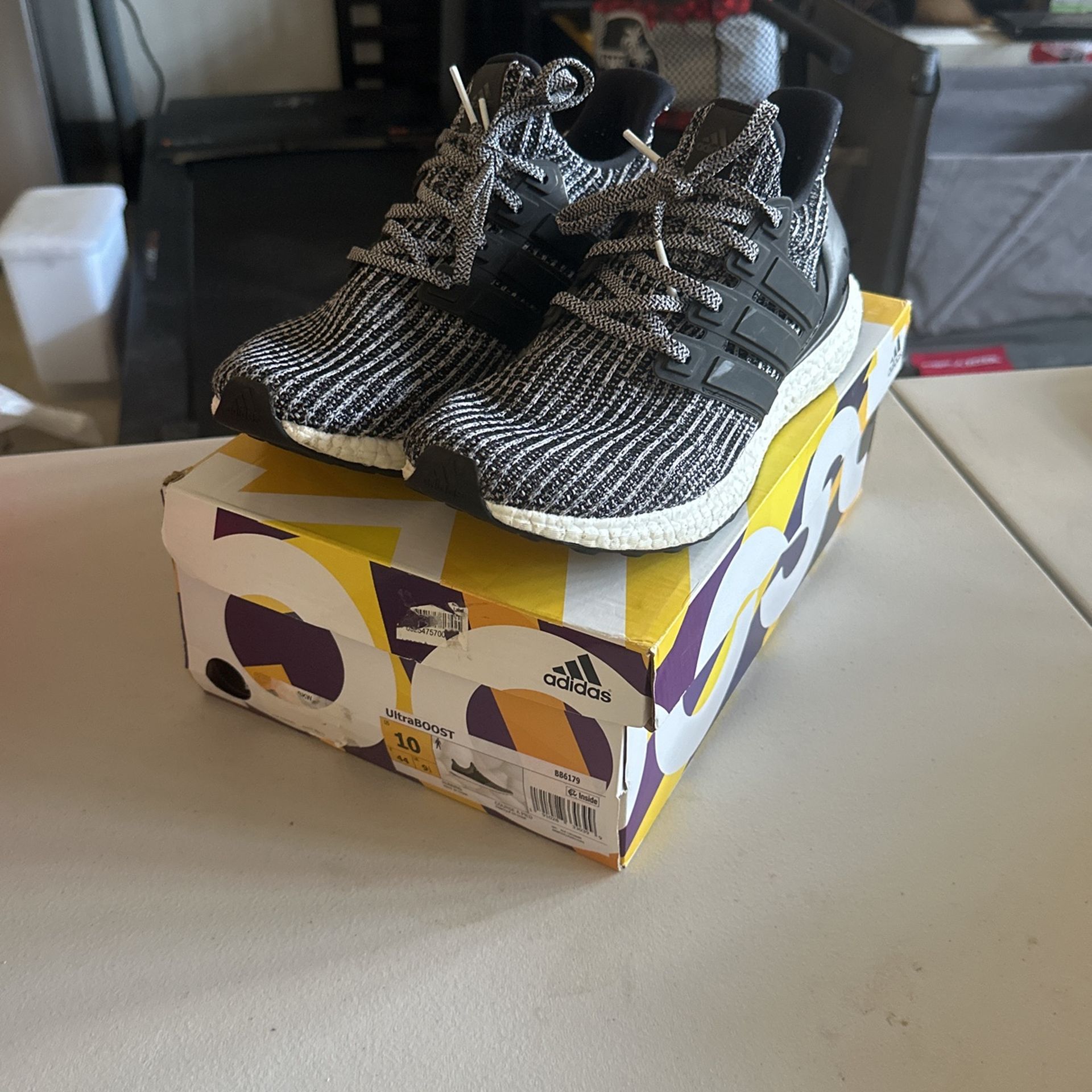 Adidas Ultraboost - Size 10