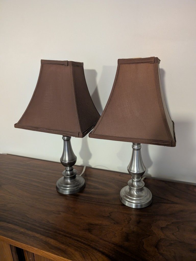 End table / Bedside lamps
9" square lampshade
18" height