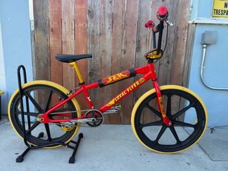 2017 40th anniversary SE Racing Floval Flyer Looptail BMX Bike 24" cruiser Retro