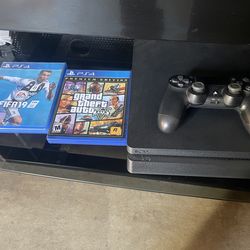 PS4 good condition  2games ,1controller $140
