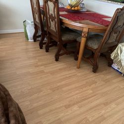 Dinning room and 4 chairs