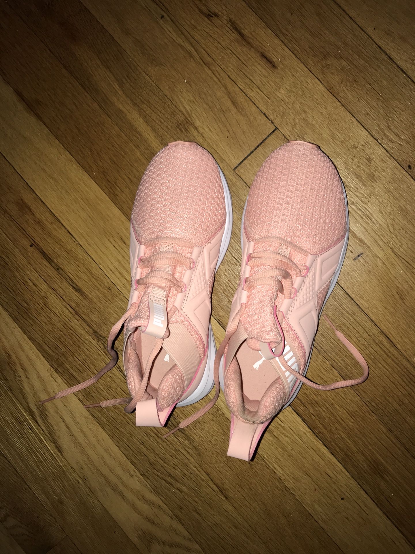 Women’s Pink Pumas Size 6