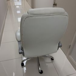 Office Chair - Good Conditions .