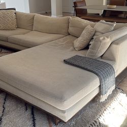 Four hands Everly Chaise sectional