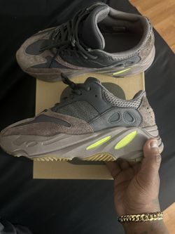 Yeezy Size 9 Mauve