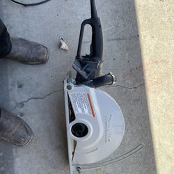 Electric Concrete Saw Buena Condition 425.dollar