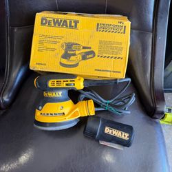 DEWALT 3 Amp Corded 5 in. Variable Speed Random Orbital Sander