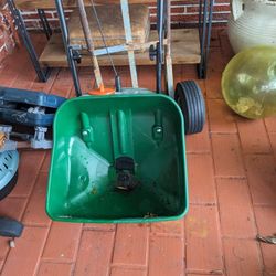scotts seed/fertilizer spreader