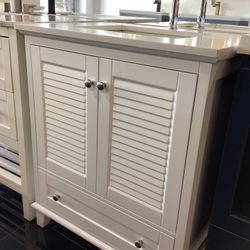 30” Bathroom Vanity Cabinet Solid Wood Quartz Top Ready For Pick Up 