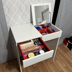 Make up vanity