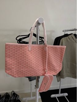 Women Goyard bag