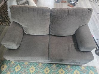 Couch set/Sofa set