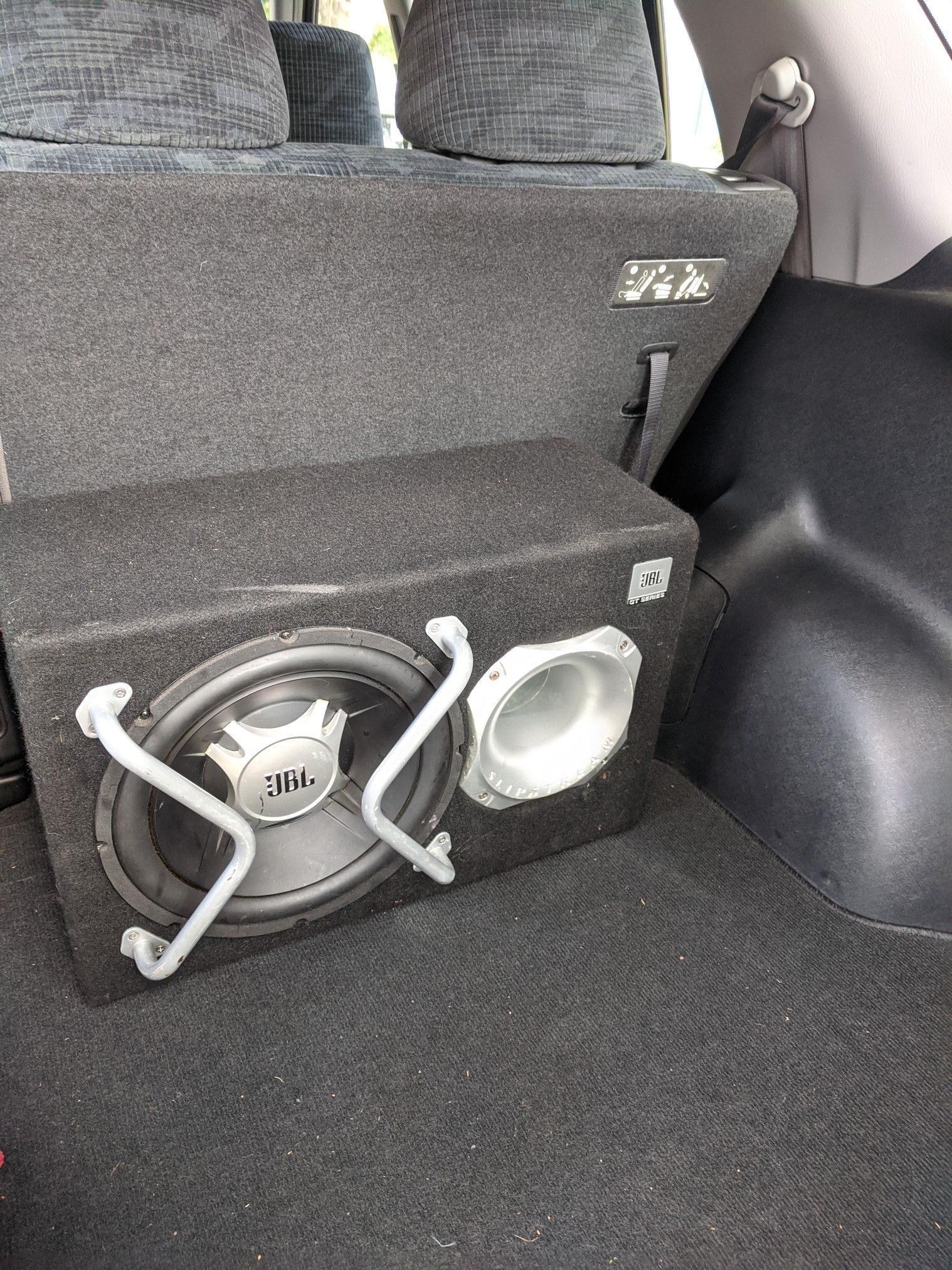 Jbl powered subwoofer (Built In Amp)