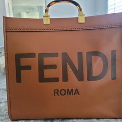 Fendi Roma Olive Green Bag for Sale in Pico Rivera, CA - OfferUp