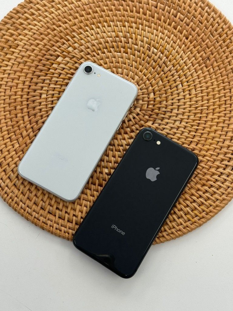 Unlocked iPhone 8 📱 – Compatible with All Carriers! Get Yours Today!