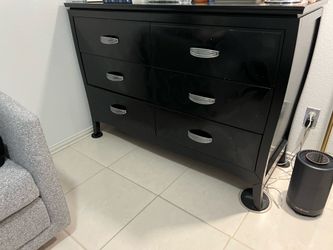 6 Drawer Wooden Dresser