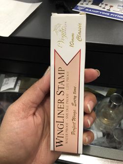 Wing liners stamp