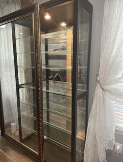 Elegant Display Glass 