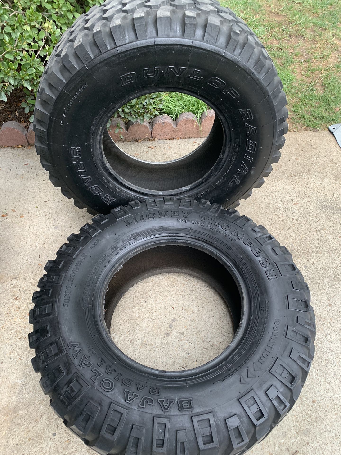 2 Dunlop Big Truck Tires With Lots Of Life 31/10.50/R15