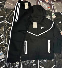 Nike Tech New