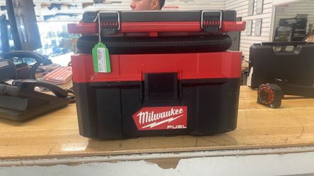 Milwaukee vacuum