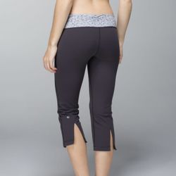 LULULEMON Soot Grey Petite Fleur Silver Spoon Gather & Crow Crop Luon Leggings