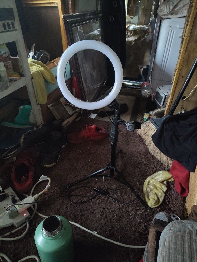 gaming and Photography light with Phone holder