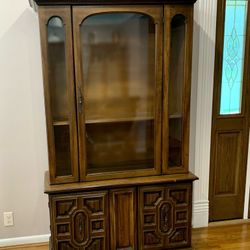 Vintage China Cabinet/Hutch