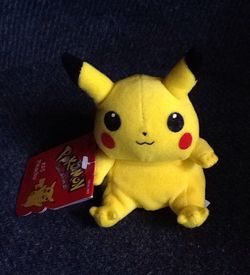 Pikachu Plush... Hasbro 1998