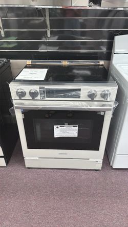 Samsung 6.3 cu. ft. Bespoke Smart Slide-In Electric Range with No Preheat Air Fry Max and True Convection