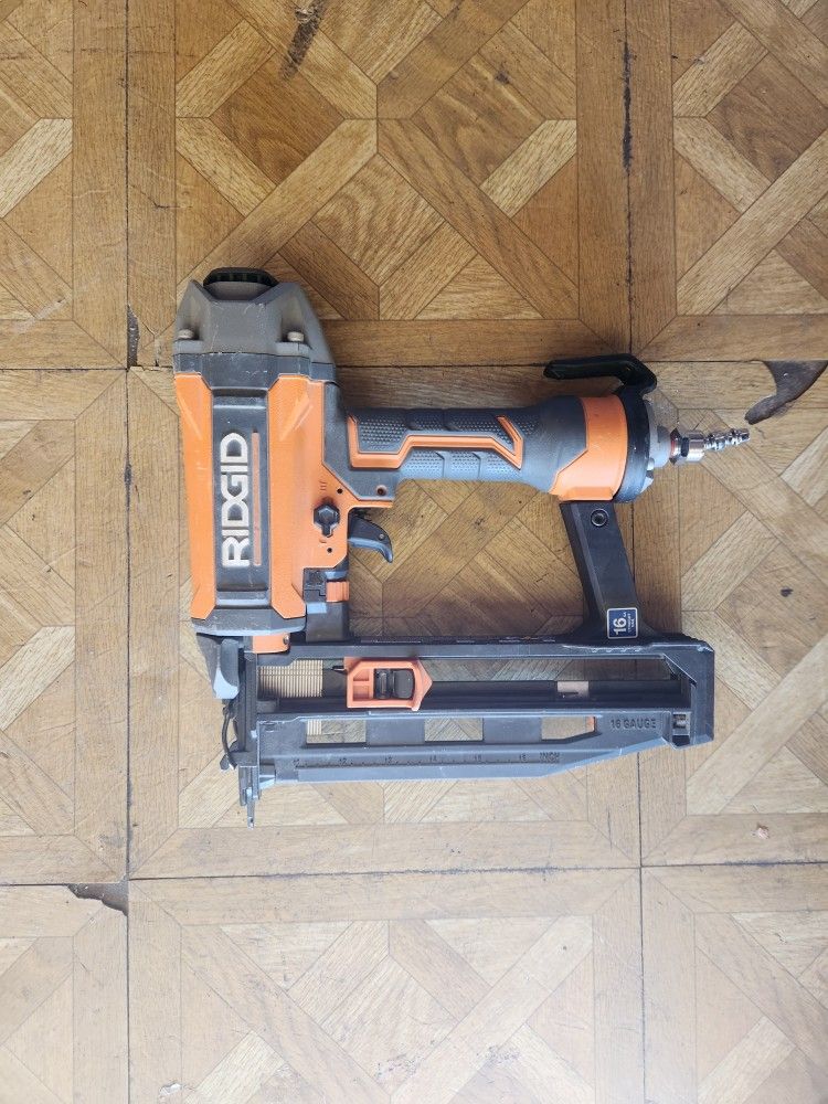 Ridgid Pnumatic Nail Gun