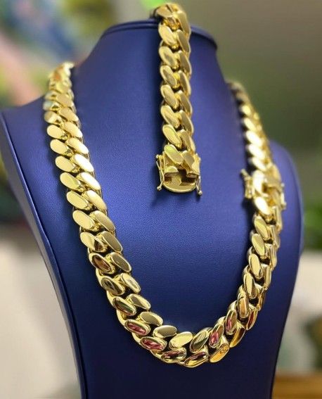 24MM Cuban Link Set 14k Gold Plated Doesn't Loses Color