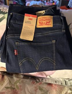 Woman’s Levi’s Jeans