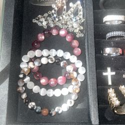 Bracelets 