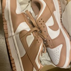 WOMEN nike dunk size 6