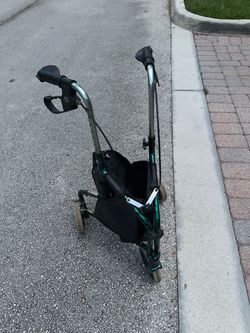 3-Wheel Rollator Walker with Bag/vendo 3 caminadoras