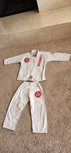 Gracie Barra kids white gi size Y3