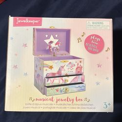 Jewelkeeper Enchanting Rainbow Unicorn Musical Jewelry Box 