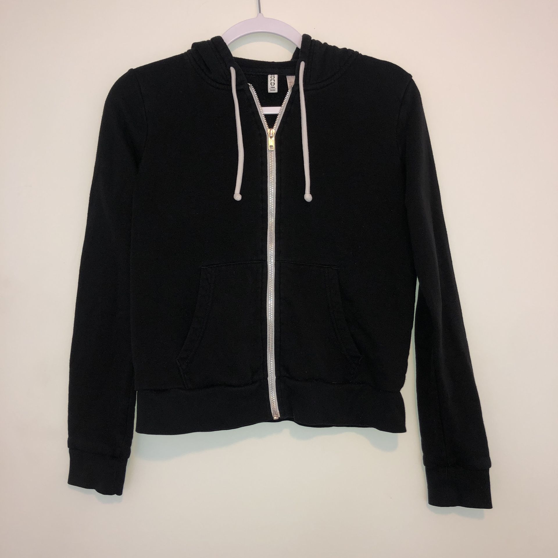 H&M Black & White Sweatshirt