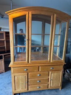 Kitchen cabinet
